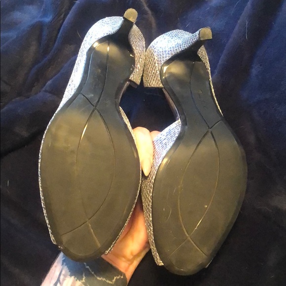 Shiny peep toe heel by Marc Fisher - Picture 9 of 11